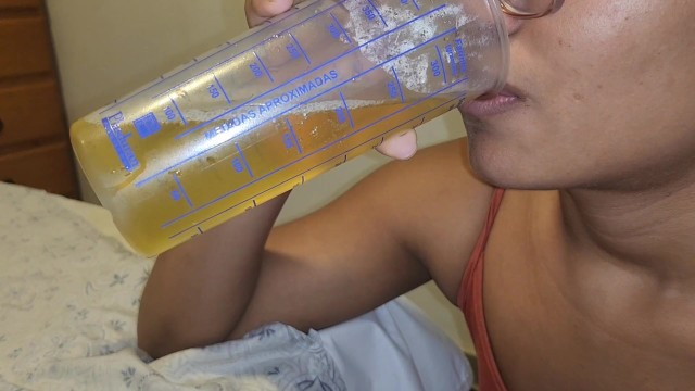 My small dog drinking all yellow piss II 06/07/2023