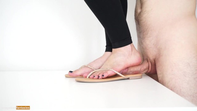 ???? Shoejob in my new flip flops ????