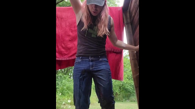 Desperate Transgirl outdoor piss fun