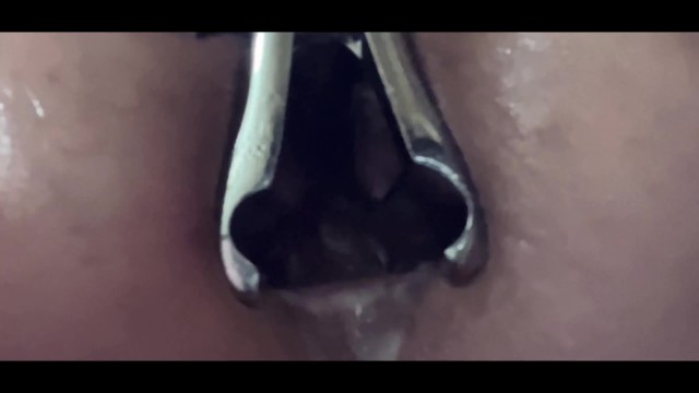 Gaping my asshole with an anal speculum!