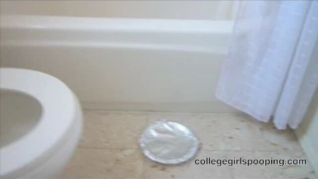 Beautiful college girl Denver shitting in the bath - Scat Video Collection