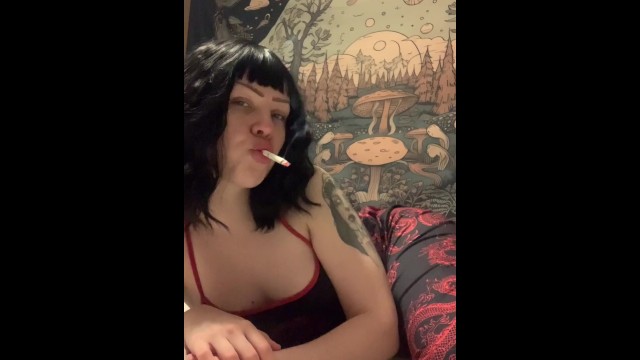 Goth Domme Smoking Seductively