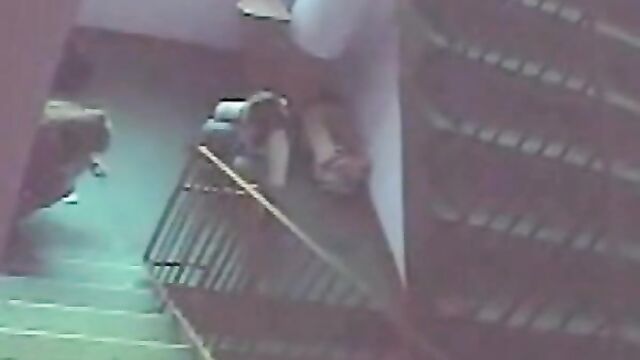 Stairwell Piss 2 Girls CCTV